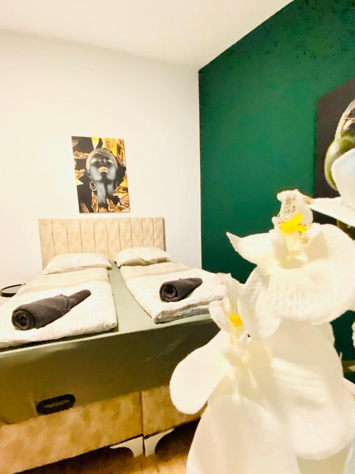 8 Fully Equipped Studio Shared Apt W Terrace Margareten Viena Exterior foto