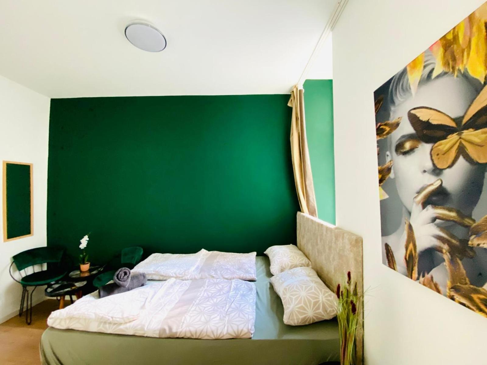 8 Fully Equipped Studio Shared Apt W Terrace Margareten Viena Exterior foto