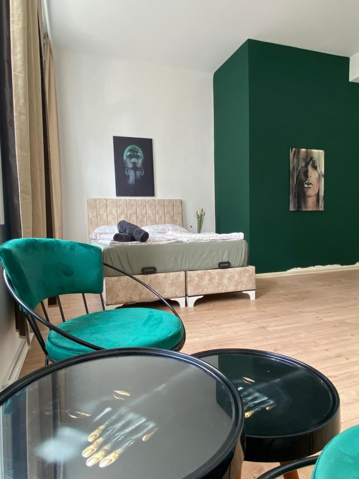 8 Fully Equipped Studio Shared Apt W Terrace Margareten Viena Exterior foto